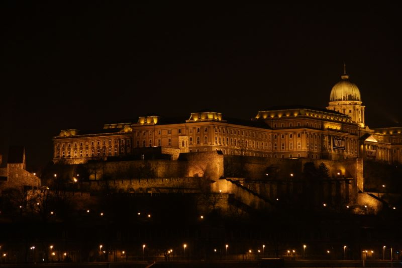 Budapester Burg bei Nacht