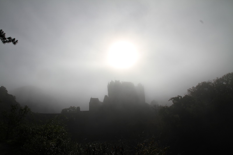 Caslte Eltz bei Sunrise